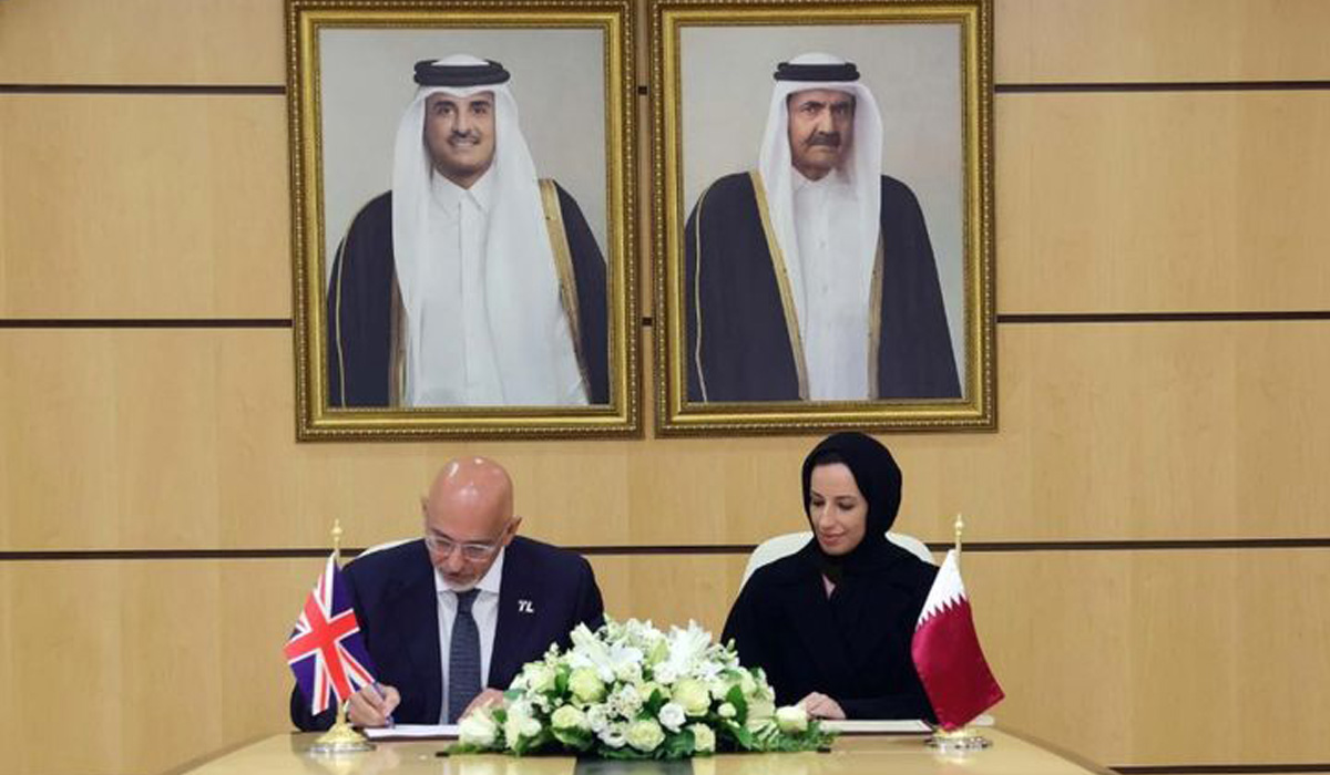 HE Buthaina bint Ali Al Jabr Al Nuaimi with HE Nadhim Zahawi